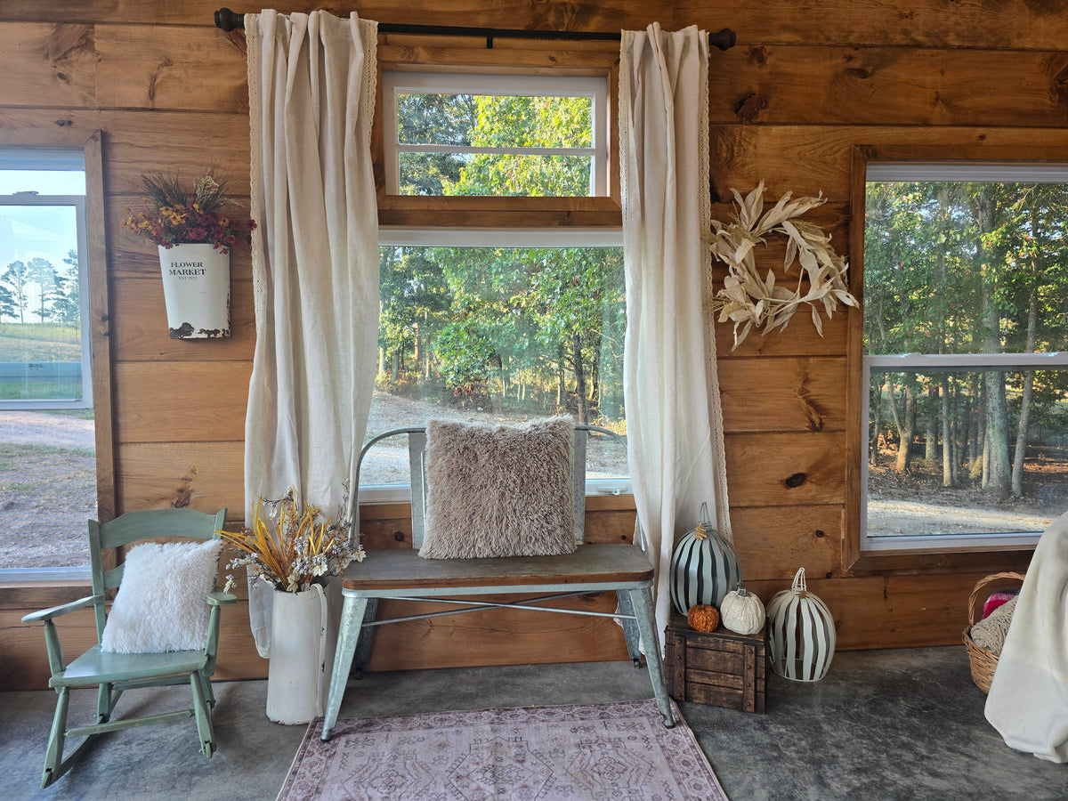Oak and Linen Photo Venue